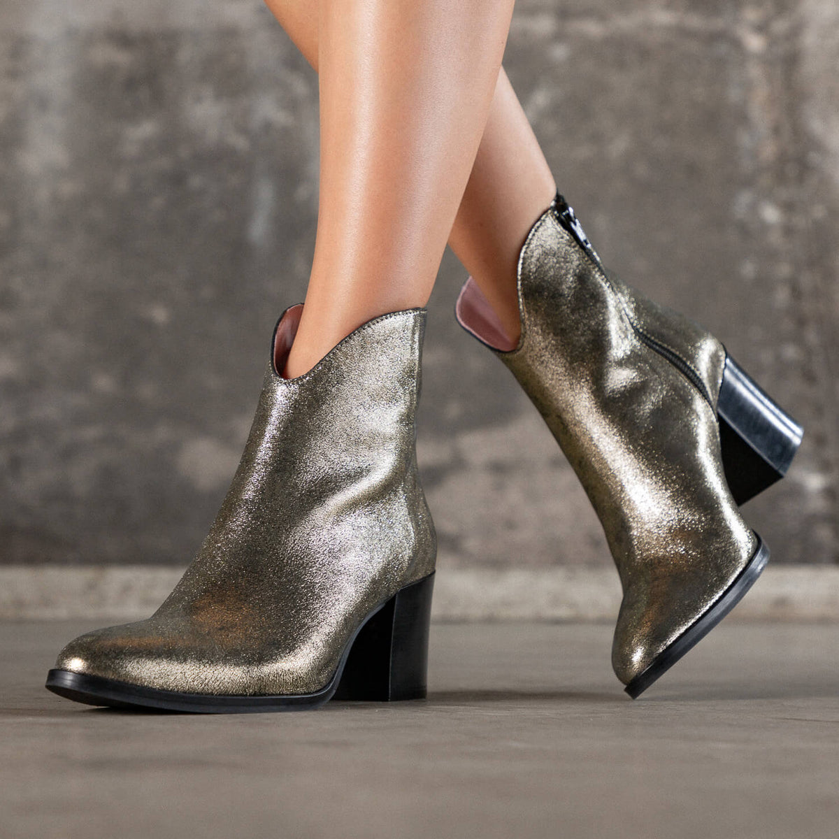 Bottines Nevada cuir doré – Coralie Masson - Main Image