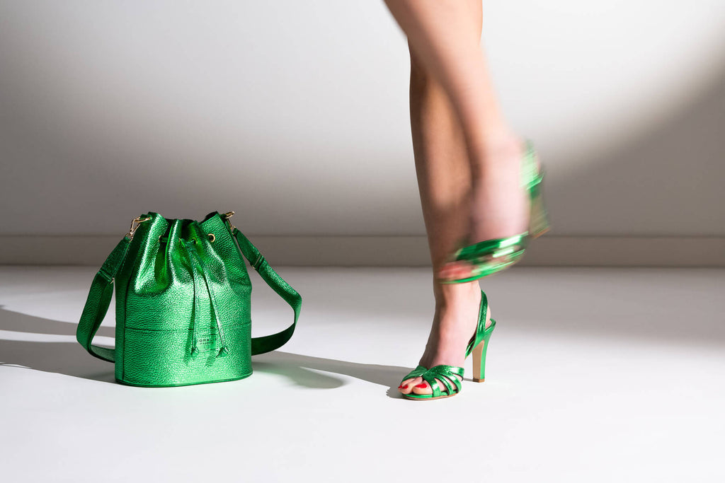 Sac seau Luìs vert métallisé - Coralie Masson créatrice française de chaussures 